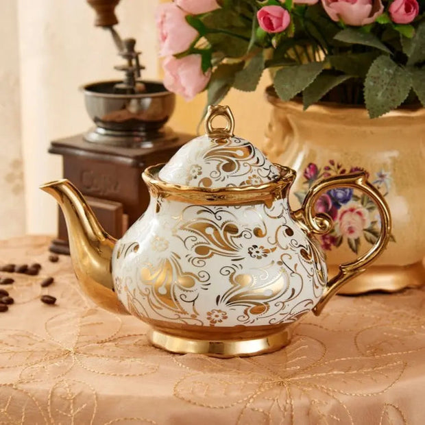 Service à thé Anglais <br> porcelaine blanche et Or